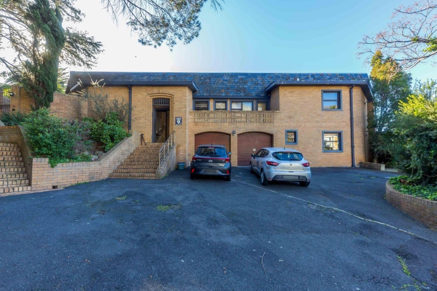 To Let 4 Bedroom Property for Rent in Tamboerskloof Western Cape